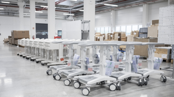 Series production and delivery of medical carts for different volumes and target markets from iTD